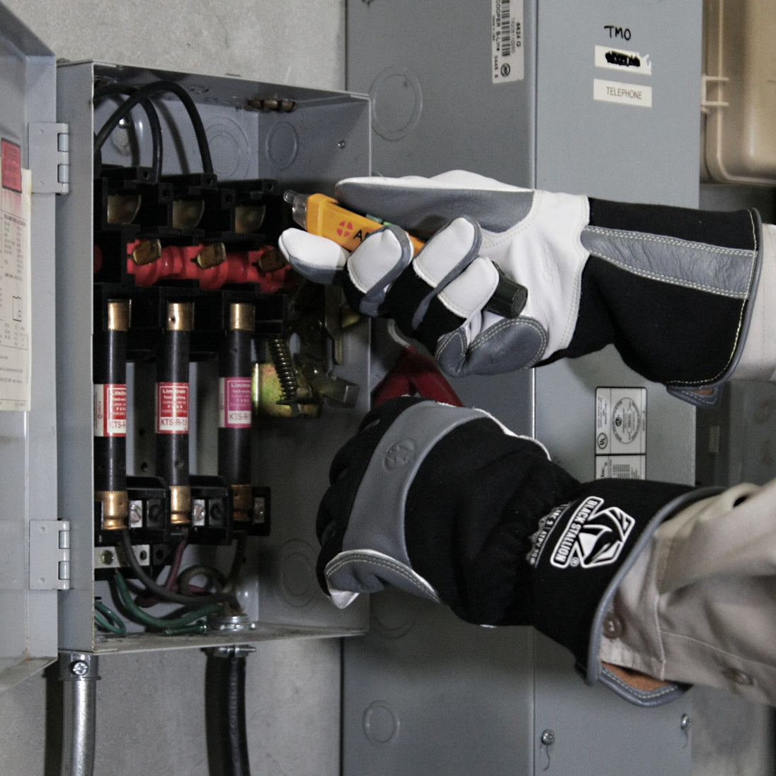 Detail view of the Black Stallion A61 utility glove